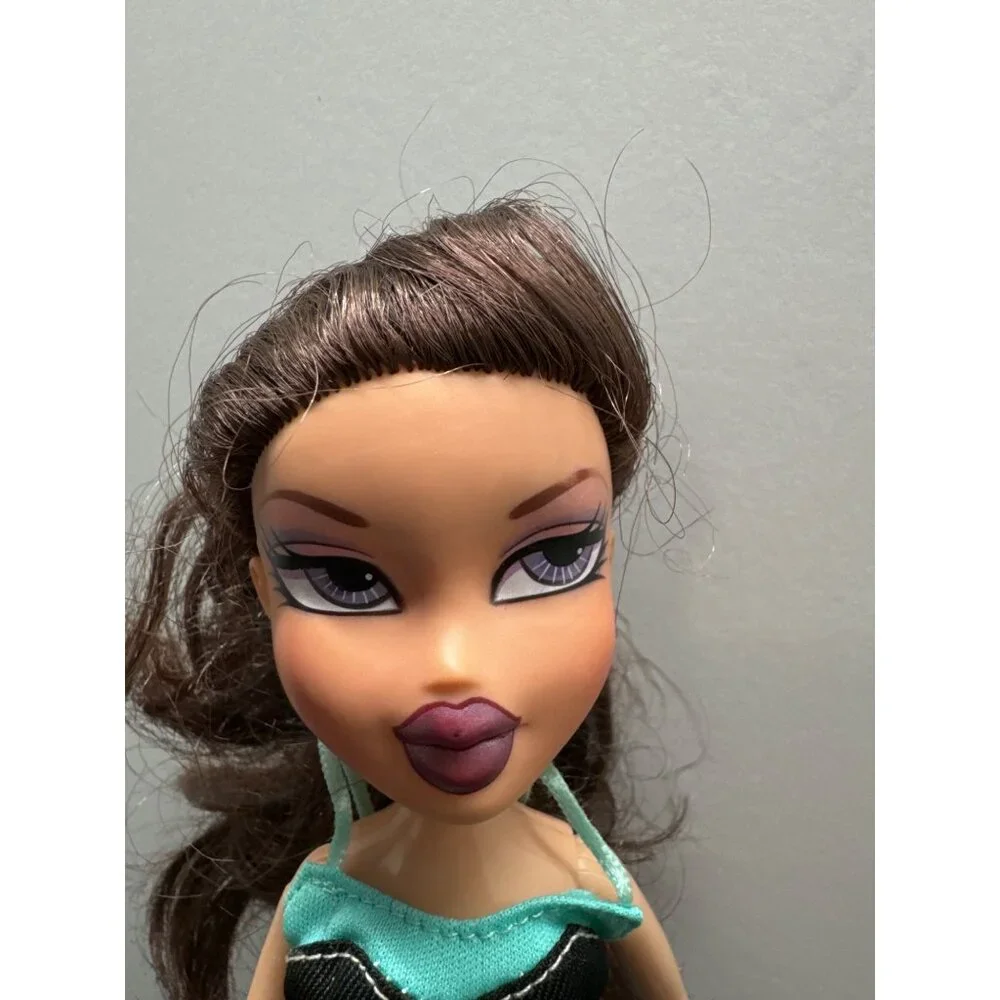 Bratz Doll With Long Brown Hair Black & Teal Top Distressed Flare Blue Jeans & P